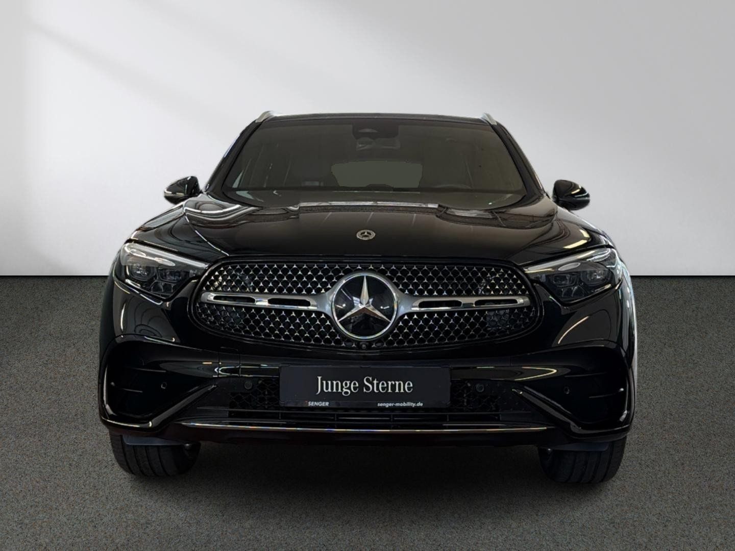 Mercedes-Benz GLC 200 2025 г. Чёрный, пробег 9291 км