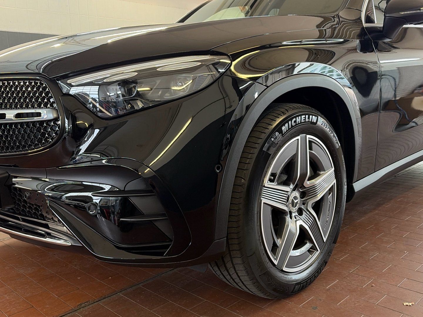 Mercedes-Benz GLC 200 2025 г. Чёрный, пробег 9291 км