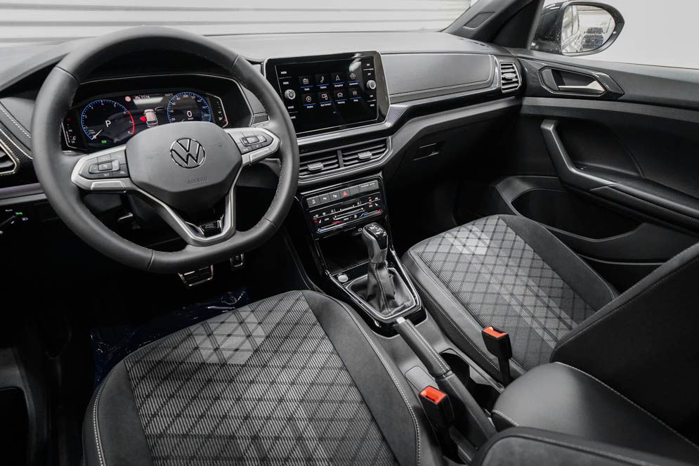 Volkswagen T-Cross 2026 г. Чёрный, пробег 20 км