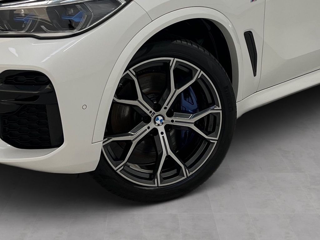 BMW X5 2023 г. Белый, пробег 54650 км