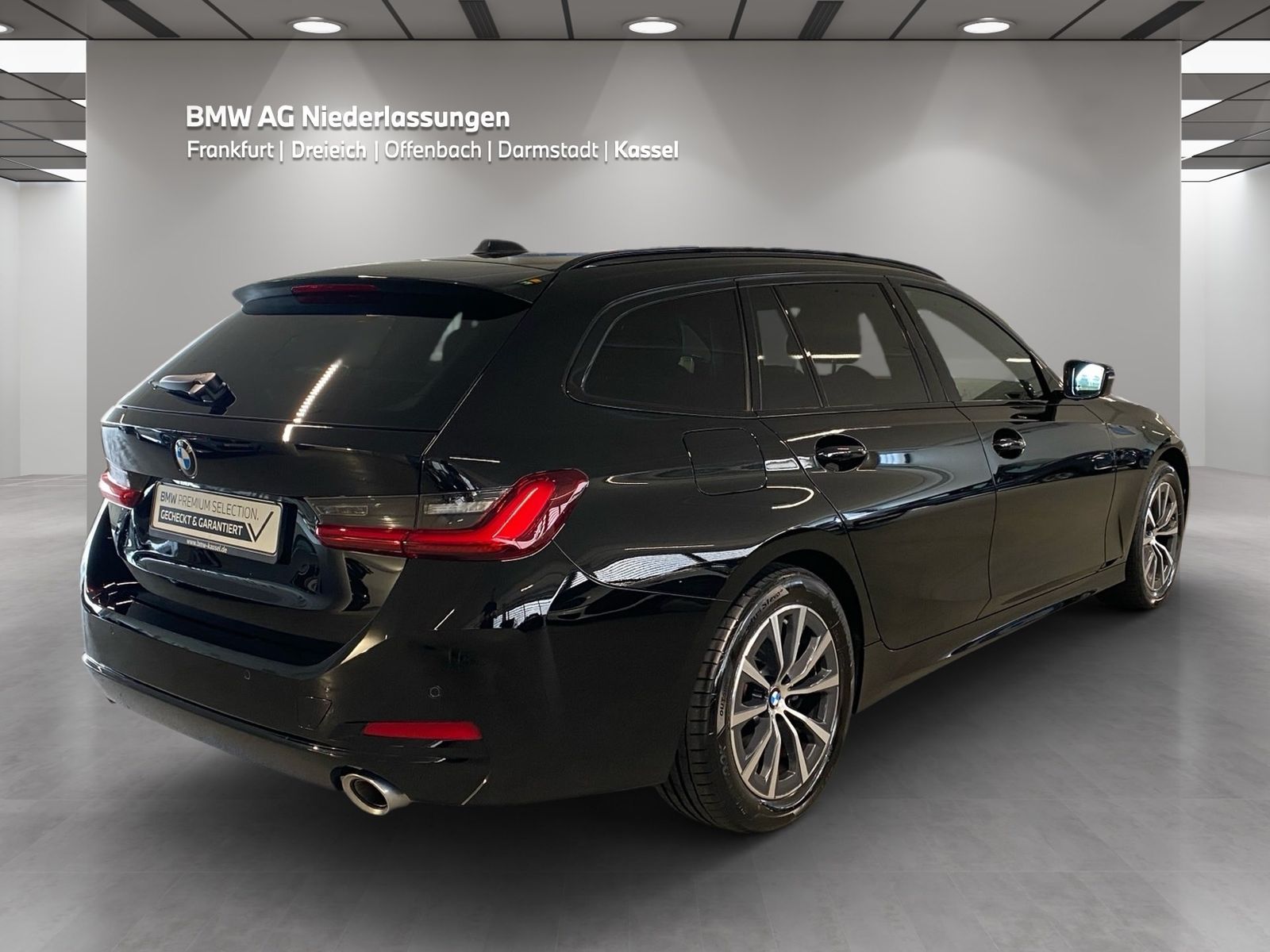 BMW 320 2023 г. Чёрный, пробег 54853 км