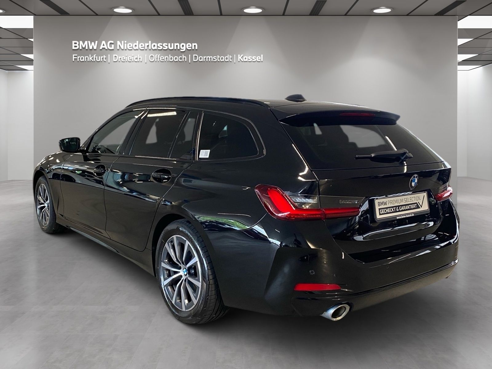 BMW 320 2023 г. Чёрный, пробег 54853 км