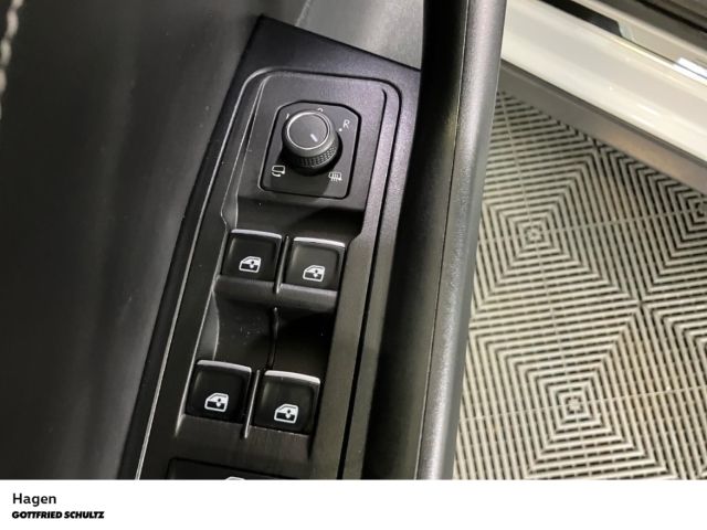 Volkswagen T-Roc 2023 г. Белый, пробег 26885 км