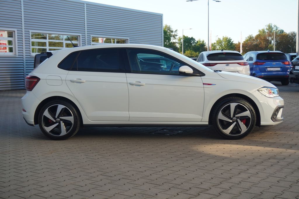 Volkswagen Polo 2024 г. Белый, пробег 40871 км