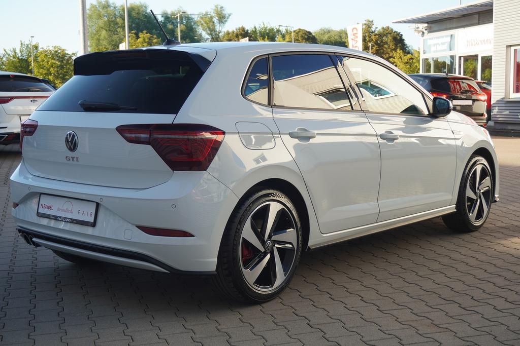 Volkswagen Polo 2024 г. Белый, пробег 40871 км