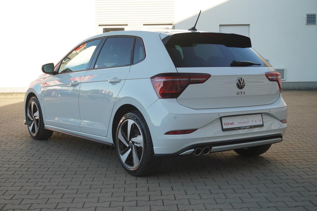 Volkswagen Polo 2024 г. Белый, пробег 40871 км