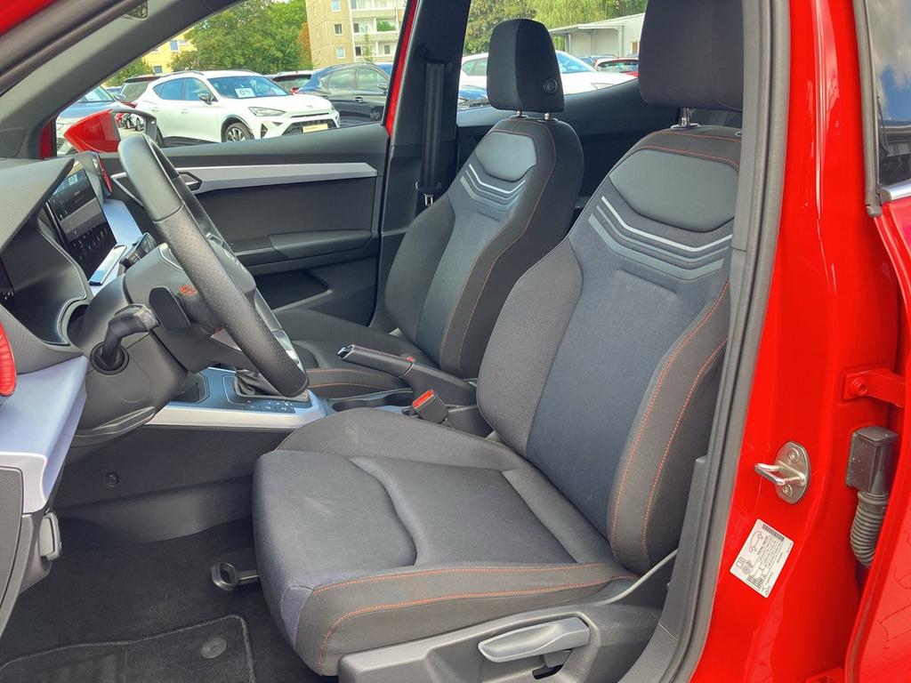 SEAT Arona 2023 г. Красный, пробег 45650 км