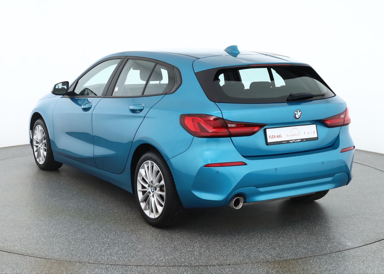 BMW 118 2024 г. Синий, пробег 38175 км