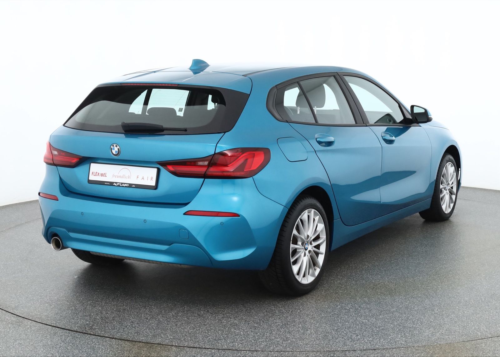 BMW 118 2024 г. Синий, пробег 38175 км