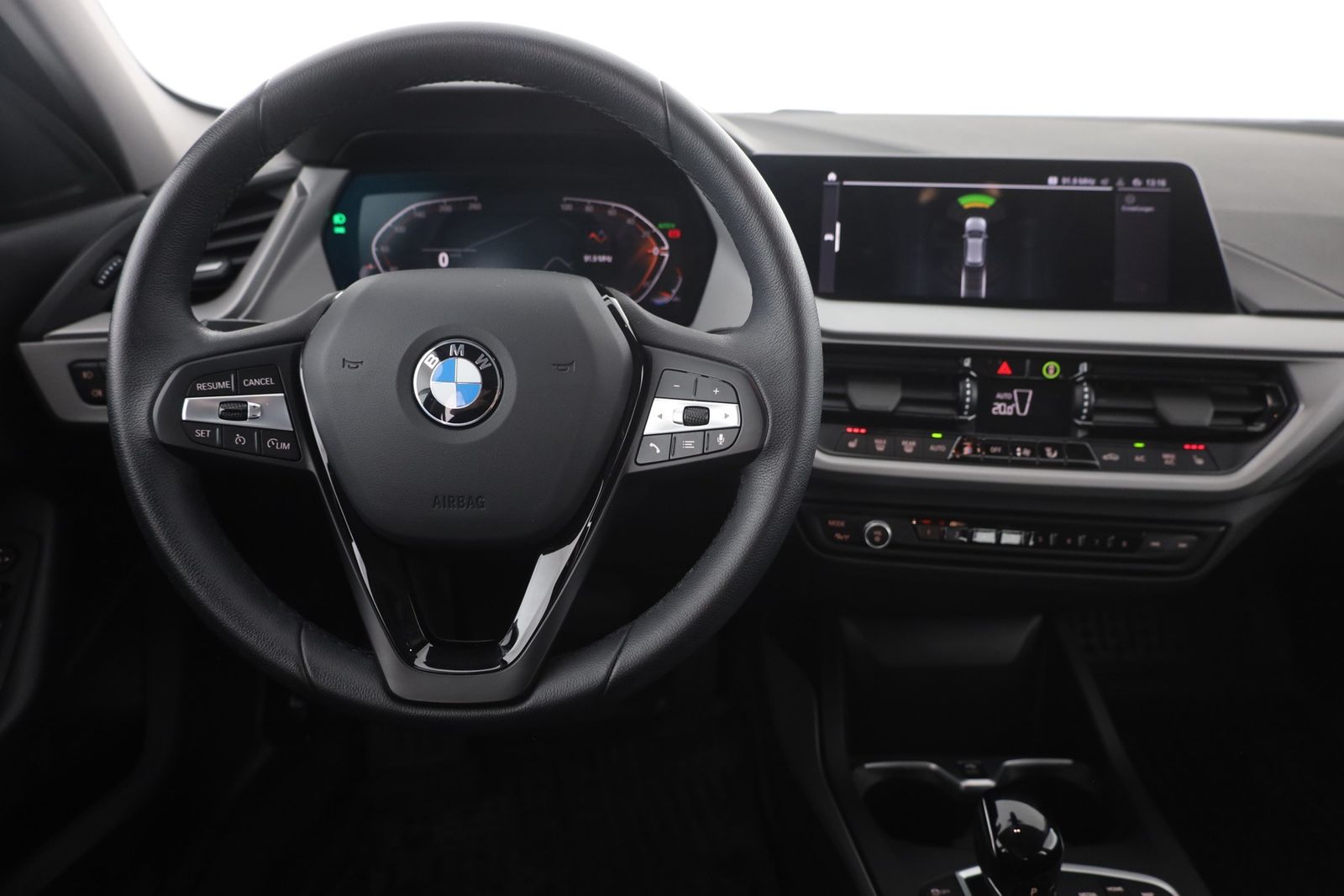 BMW 118 2024 г. Синий, пробег 38175 км
