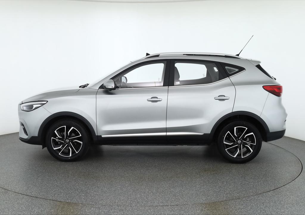 MG ZS 2023 г. Серебристый, пробег 38290 км