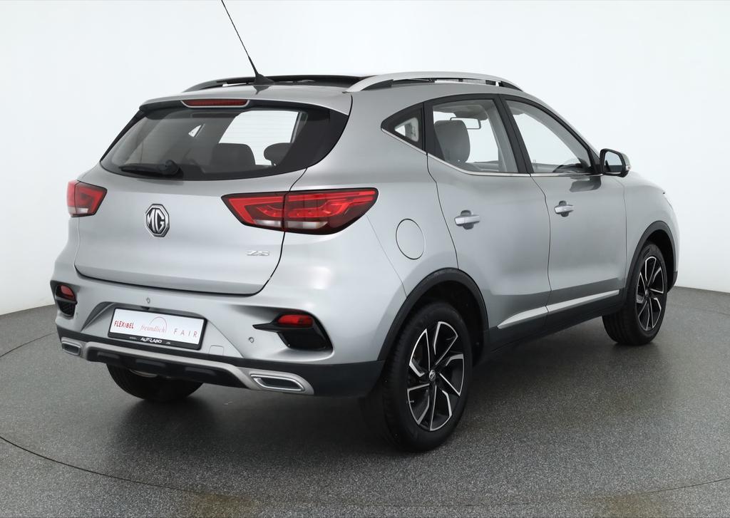 MG ZS 2023 г. Серебристый, пробег 38290 км