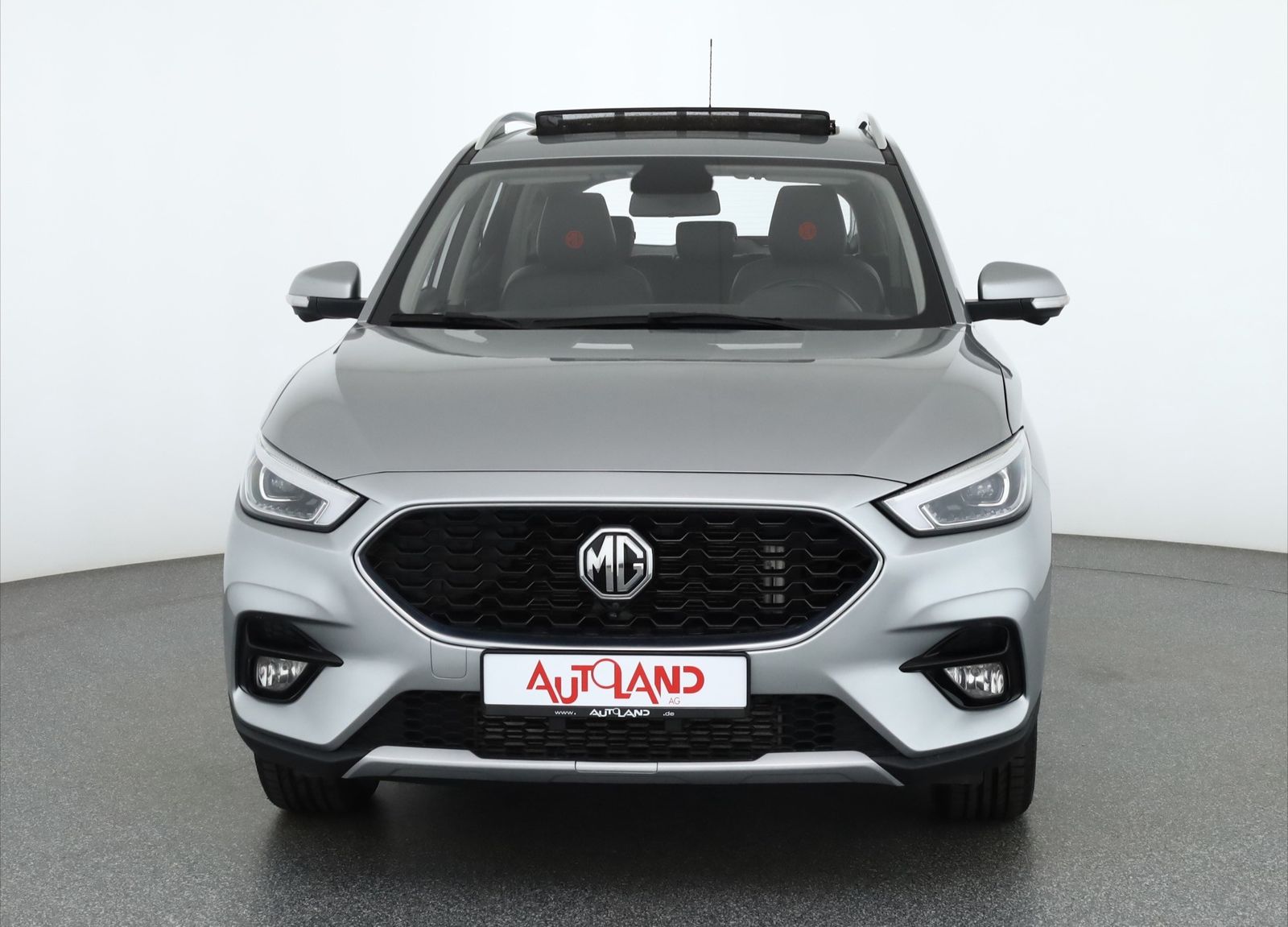 MG ZS 2023 г. Серебристый, пробег 38290 км
