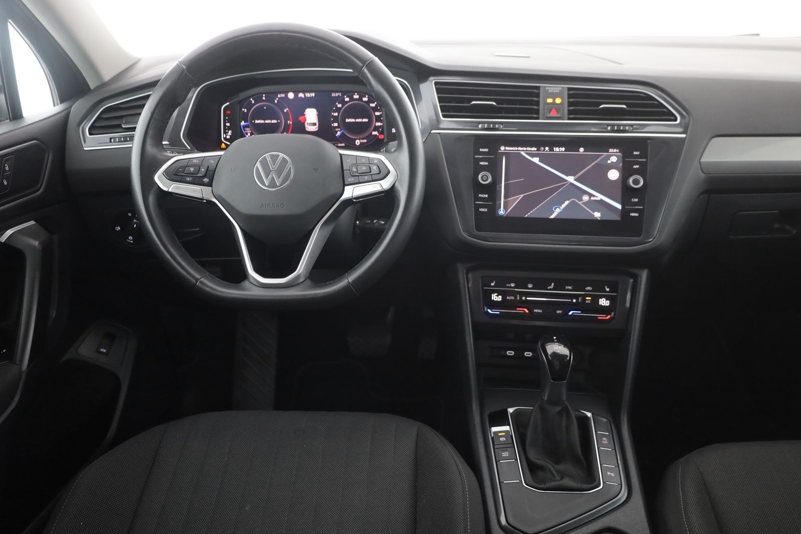 Volkswagen TIGUAN ALLSPACE 2025 г. Серый, пробег 33642 км