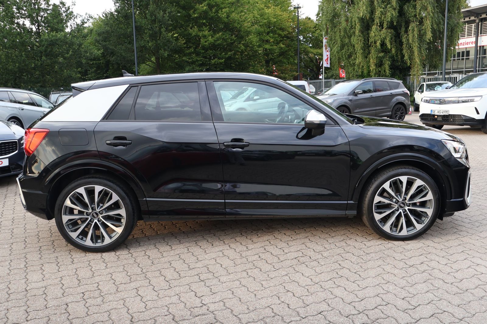 Audi SQ2 2021 г. Чёрный, пробег 36535 км