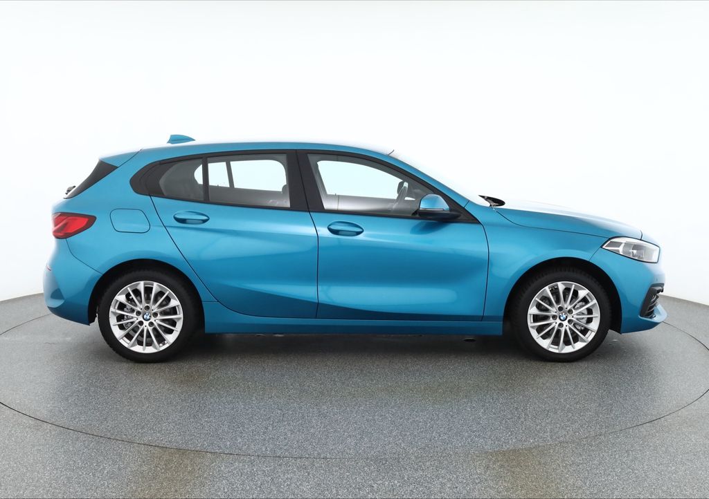 BMW 118 2024 г. Синий, пробег 35615 км