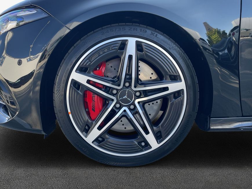 Mercedes-Benz A 45 AMG 2025 г. Чёрный, пробег 3618 км