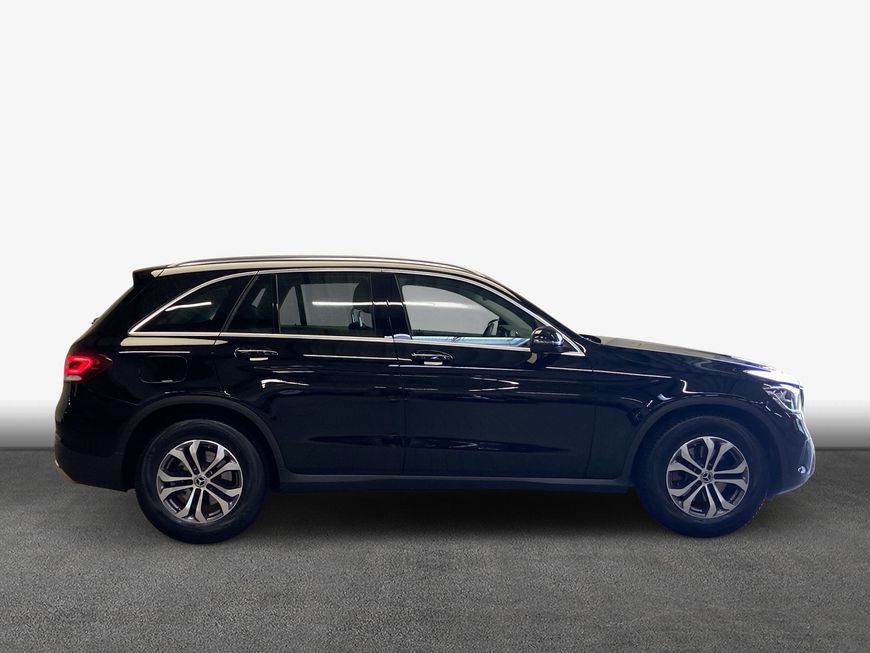 Mercedes-Benz GLC 200 2022 г. Чёрный, пробег 53240 км
