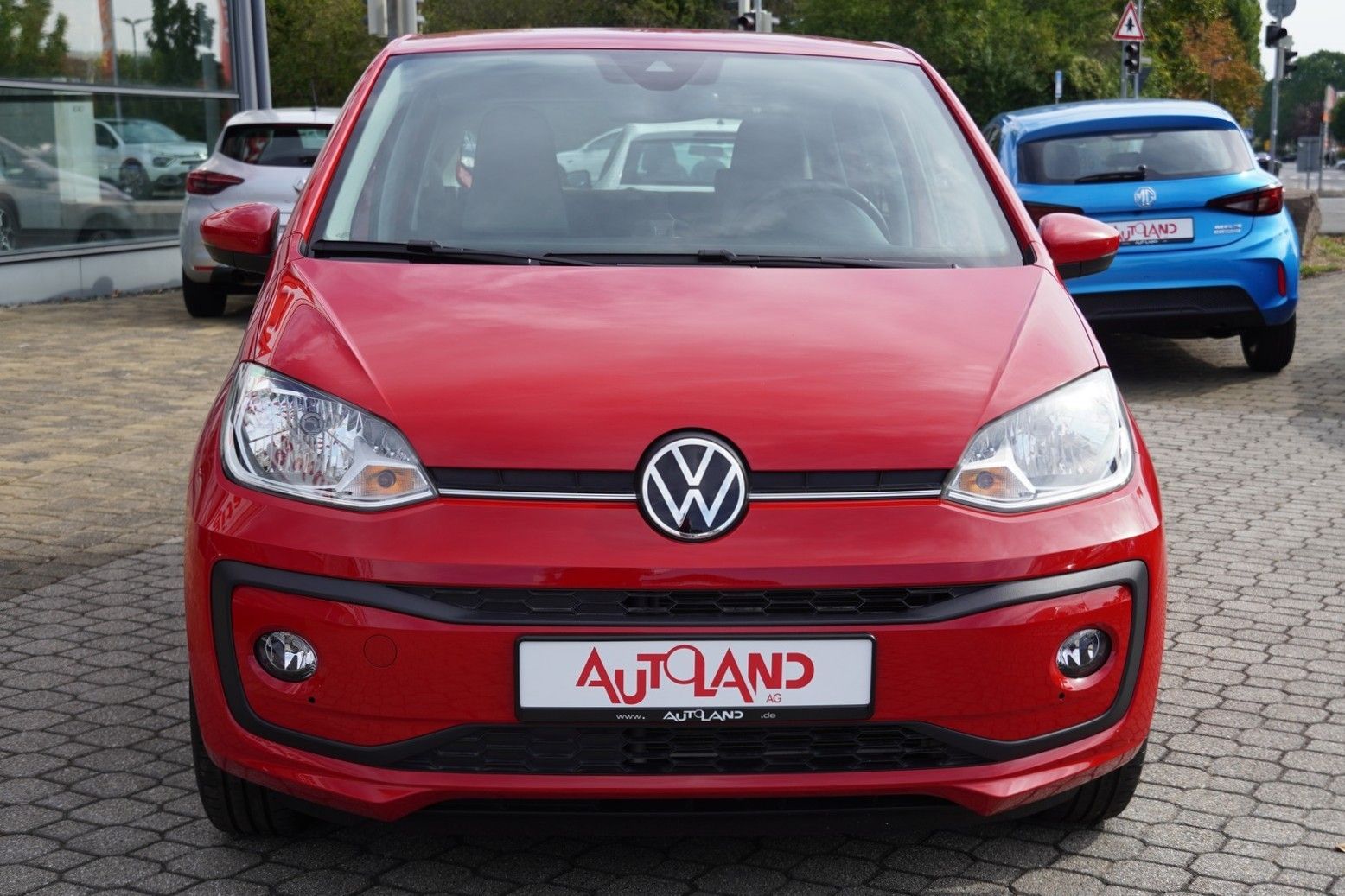 Volkswagen up! 2023 г. Красный, пробег 24793 км