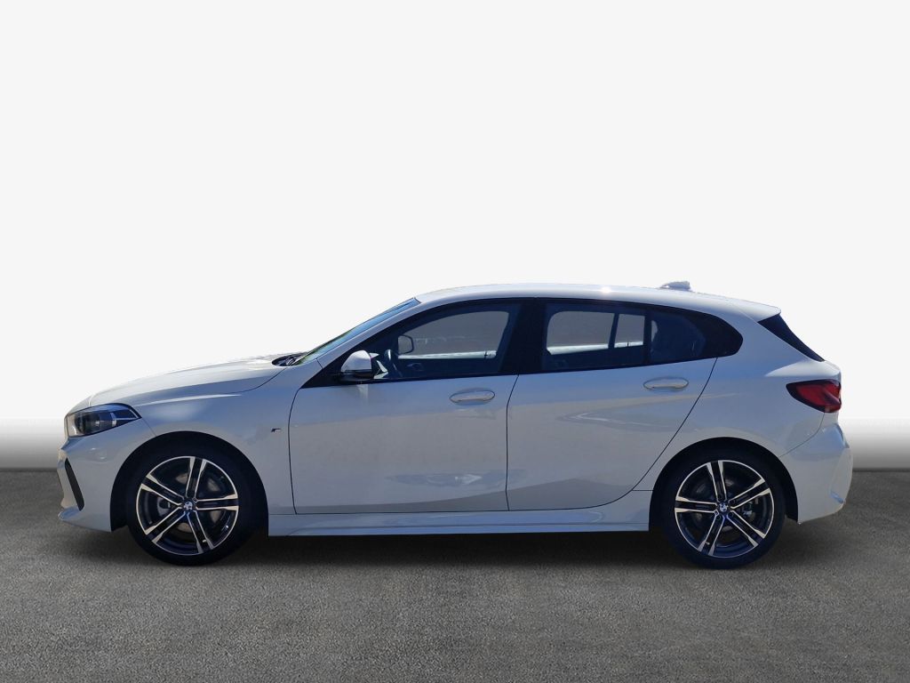 BMW 118 2023 г. Белый, пробег 32339 км