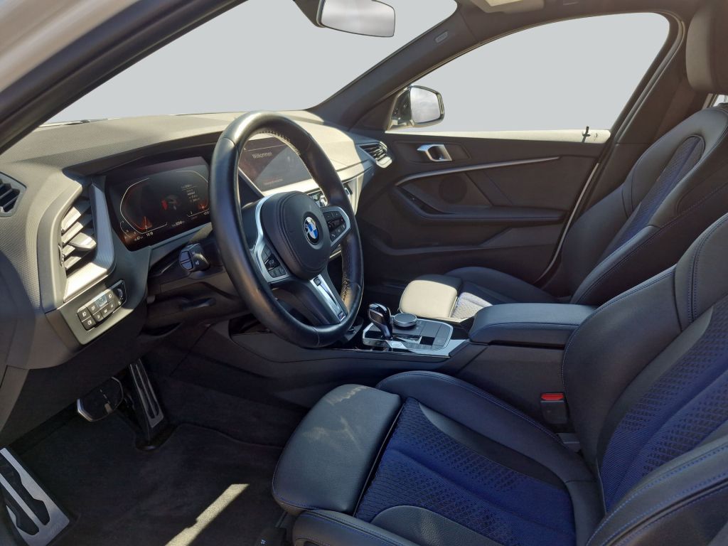 BMW 118 2023 г. Белый, пробег 32339 км
