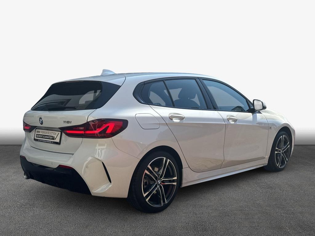 BMW 118 2023 г. Белый, пробег 38236 км