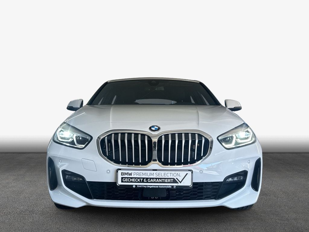 BMW 118 2023 г. Белый, пробег 38236 км