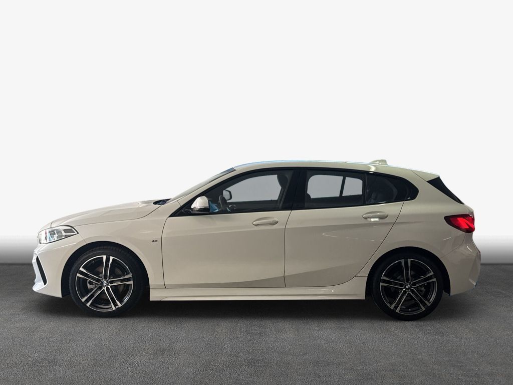 BMW 118 2023 г. Белый, пробег 38236 км