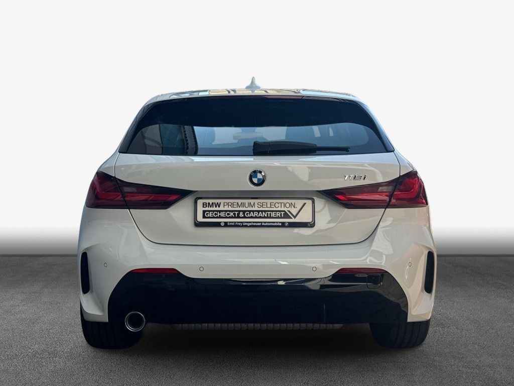BMW 118 2023 г. Белый, пробег 38236 км