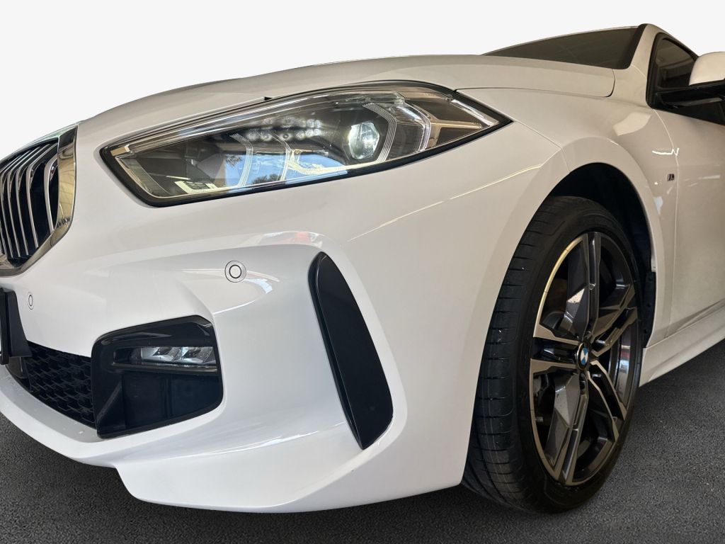 BMW 118 2023 г. Белый, пробег 38236 км