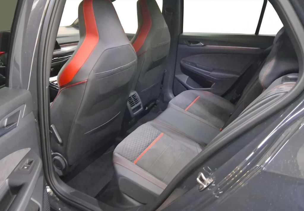 Volkswagen Golf 2023 г. Серый, пробег 25285 км
