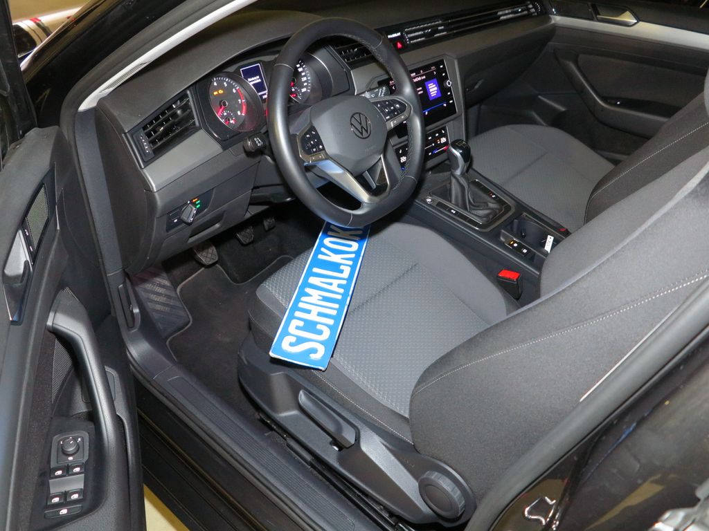 Volkswagen PASSAT VARIANT 2023 г. Серый, пробег 58800 км
