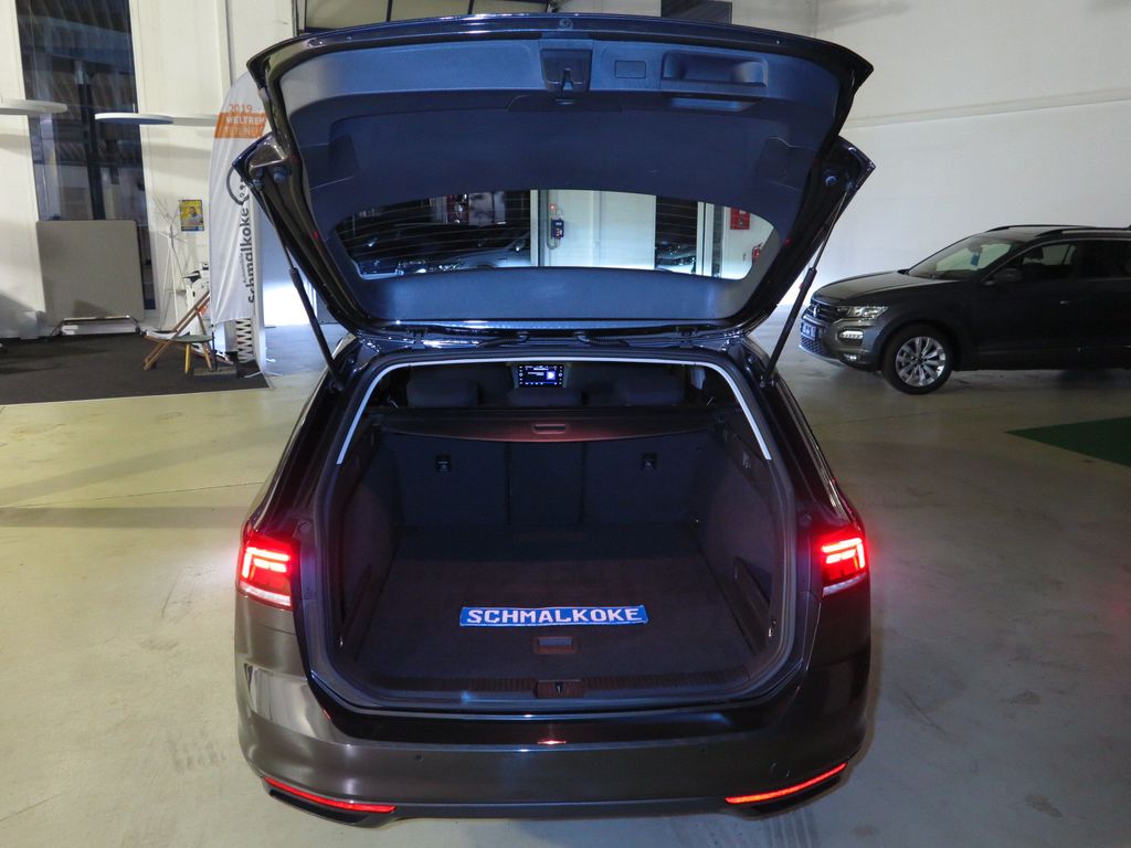 Volkswagen PASSAT VARIANT 2023 г. Серый, пробег 58800 км