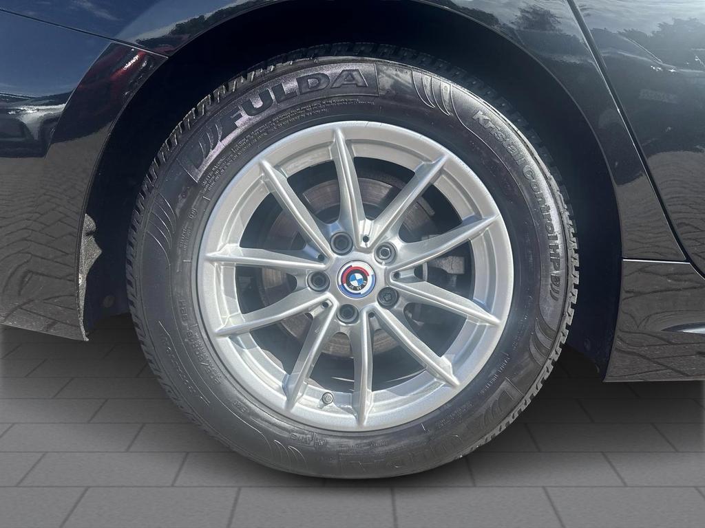 BMW 320 2023 г. Чёрный, пробег 49073 км