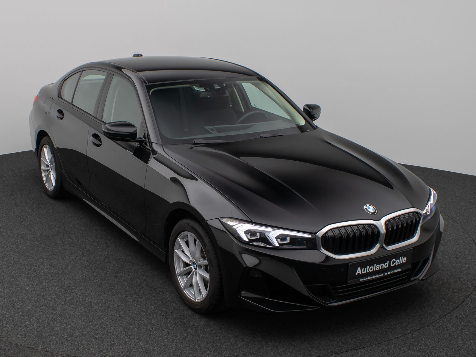 BMW 318 2024 г. Чёрный, пробег 38625 км