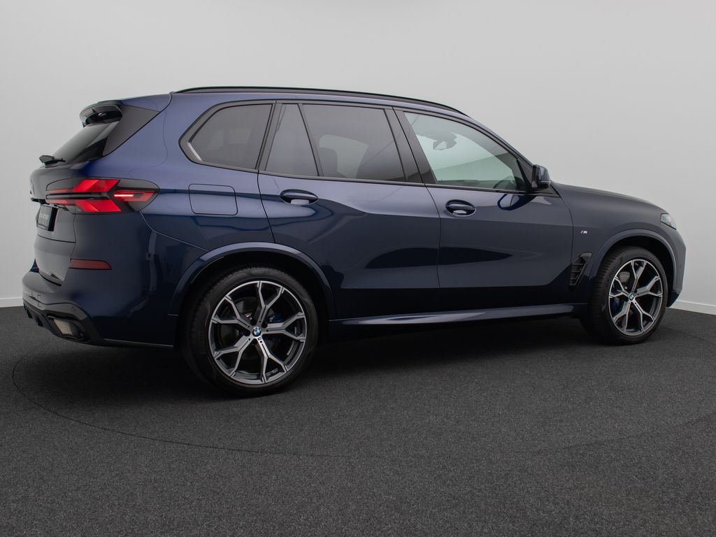 BMW X5 2024 г. Синий, пробег 56363 км