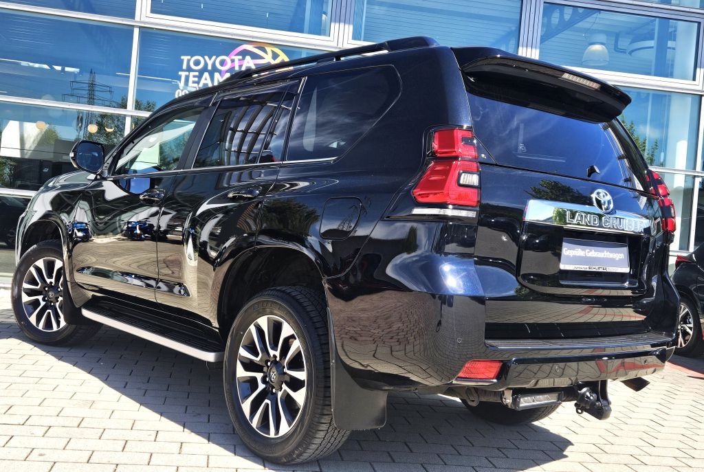 Toyota Land Cruiser 2024 г. Чёрный, пробег 44500 км