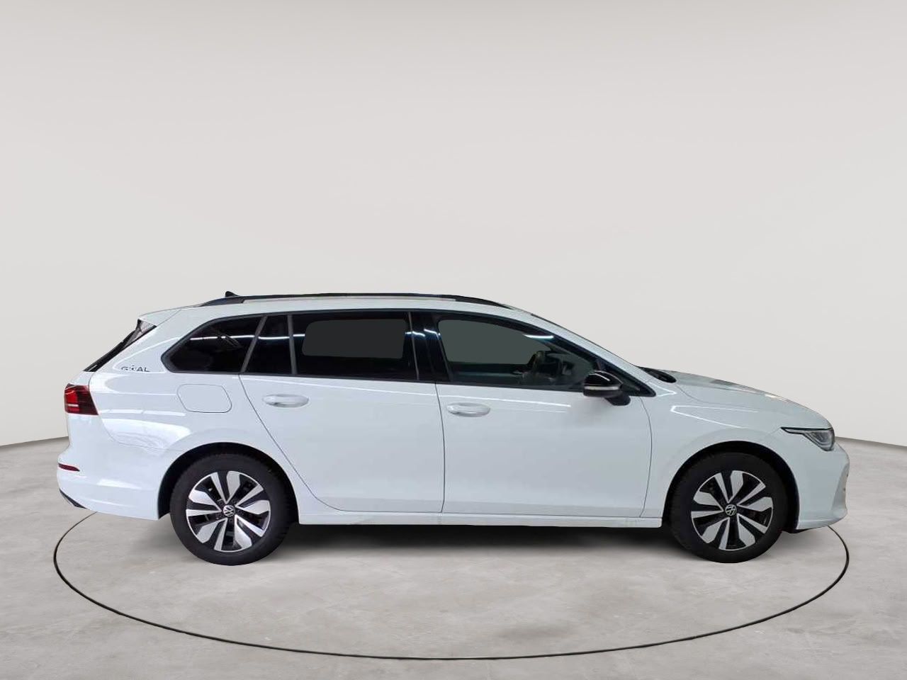 Volkswagen Golf 2025 г. Белый, пробег 58194 км