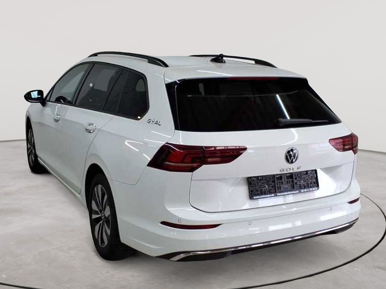 Volkswagen Golf 2025 г. Белый, пробег 58194 км