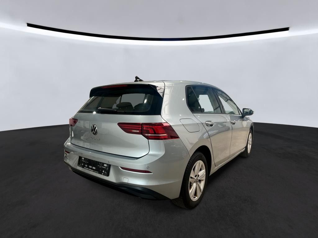 Volkswagen Golf 2024 г. Серебристый, пробег 31135 км