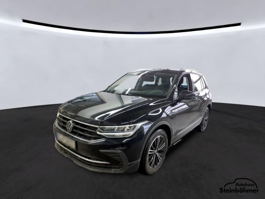 Volkswagen Tiguan 2023 г. Чёрный, пробег 47552 км