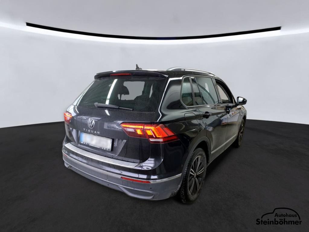 Volkswagen Tiguan 2023 г. Чёрный, пробег 47552 км