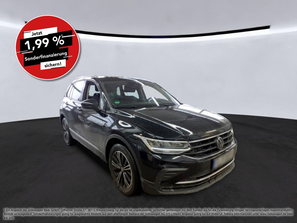 Volkswagen Tiguan 2023 г. Чёрный, пробег 47552 км