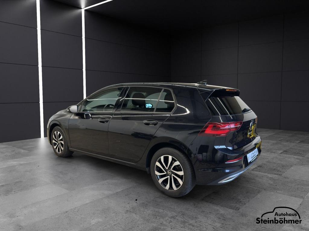 Volkswagen Golf 2023 г. Чёрный, пробег 54 км