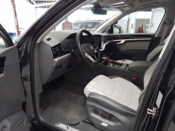 Volkswagen Touareg 2026 г. Синий, пробег 6300 км