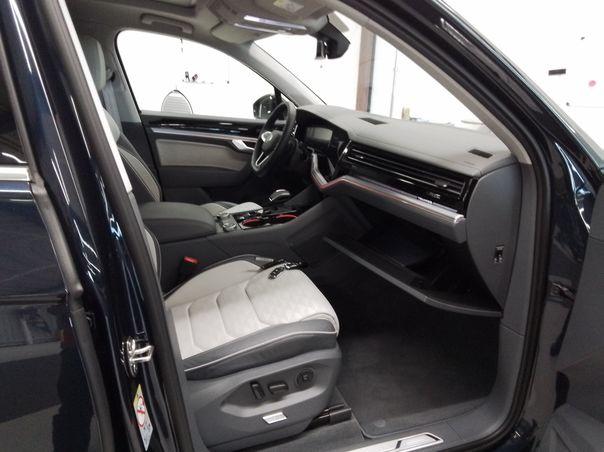 Volkswagen Touareg 2026 г. Синий, пробег 6300 км