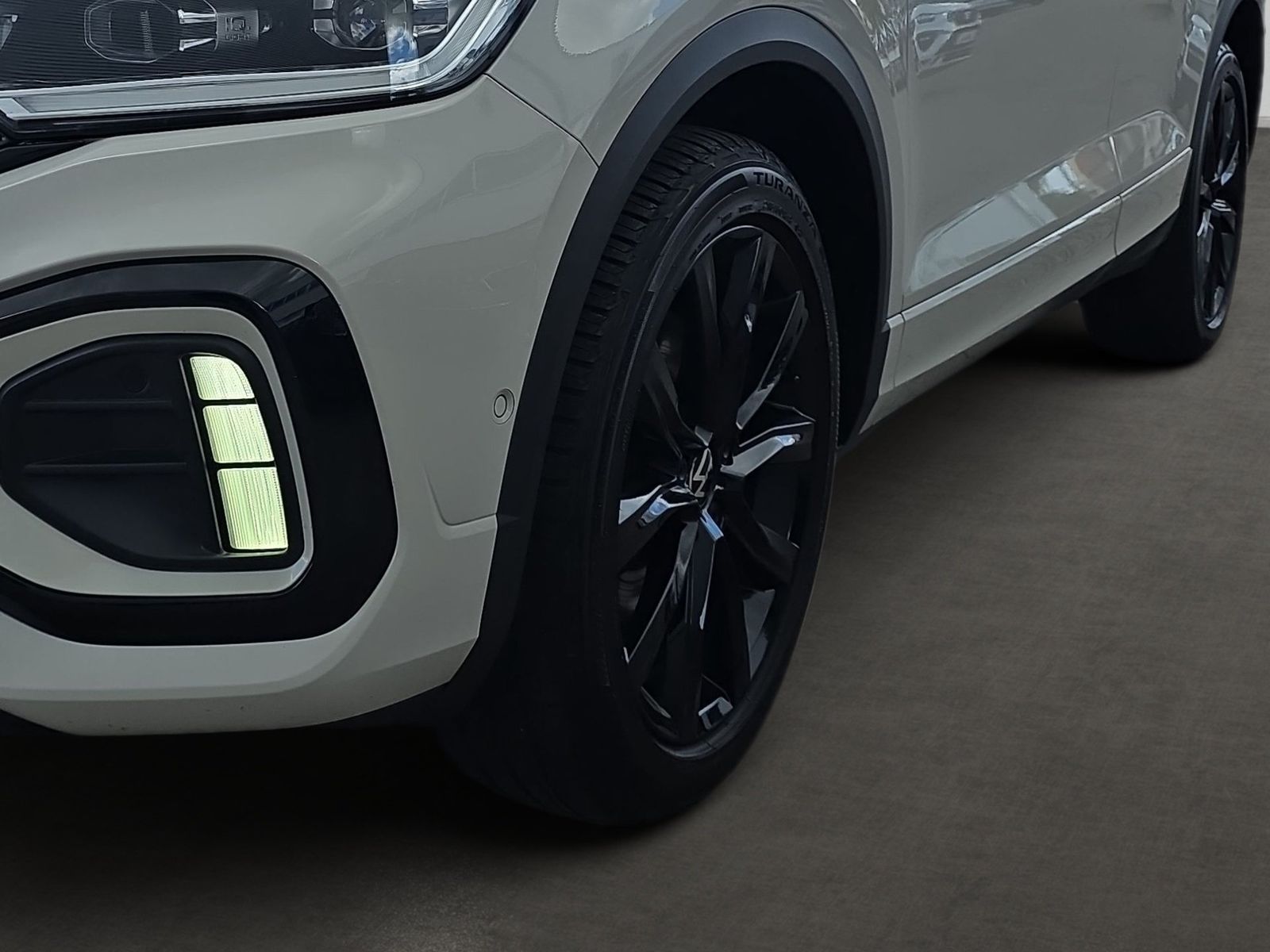 Volkswagen T-Roc 2023 г. Серый, пробег 35430 км