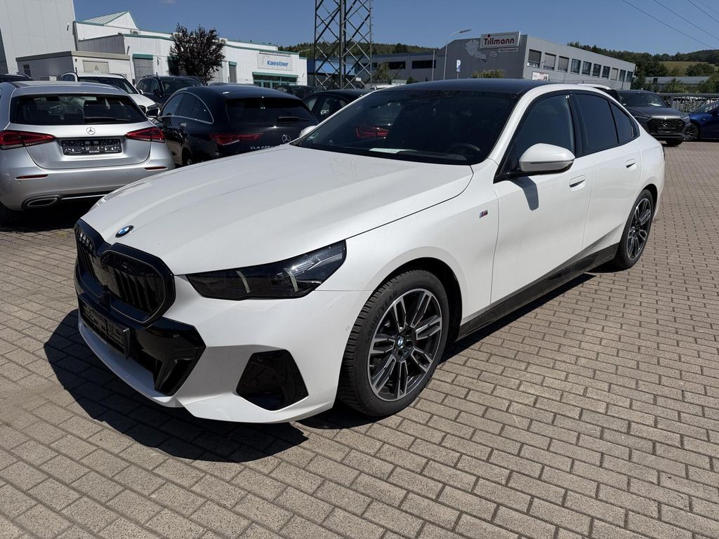 BMW 520 2024 г. Белый, пробег 41800 км