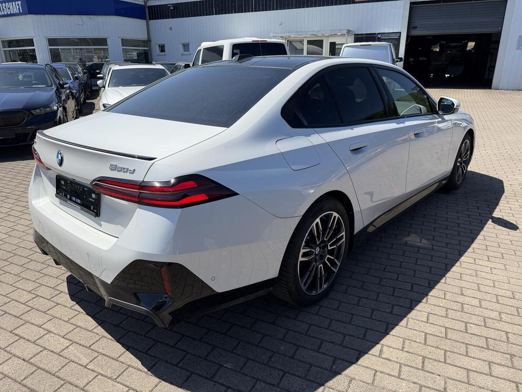 BMW 520 2024 г. Белый, пробег 41800 км