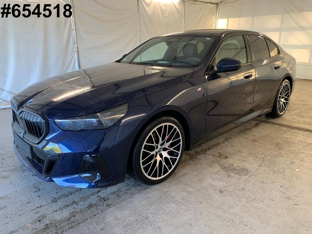 BMW 540 2024 г. Синий, пробег 45700 км